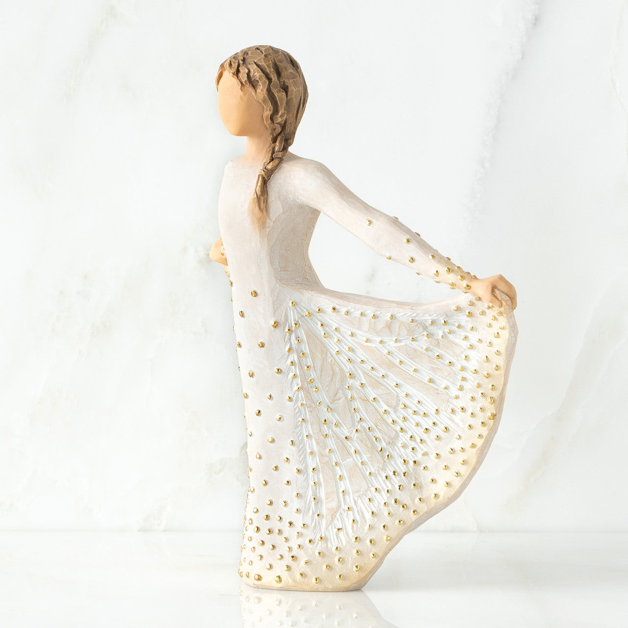 figurine side
